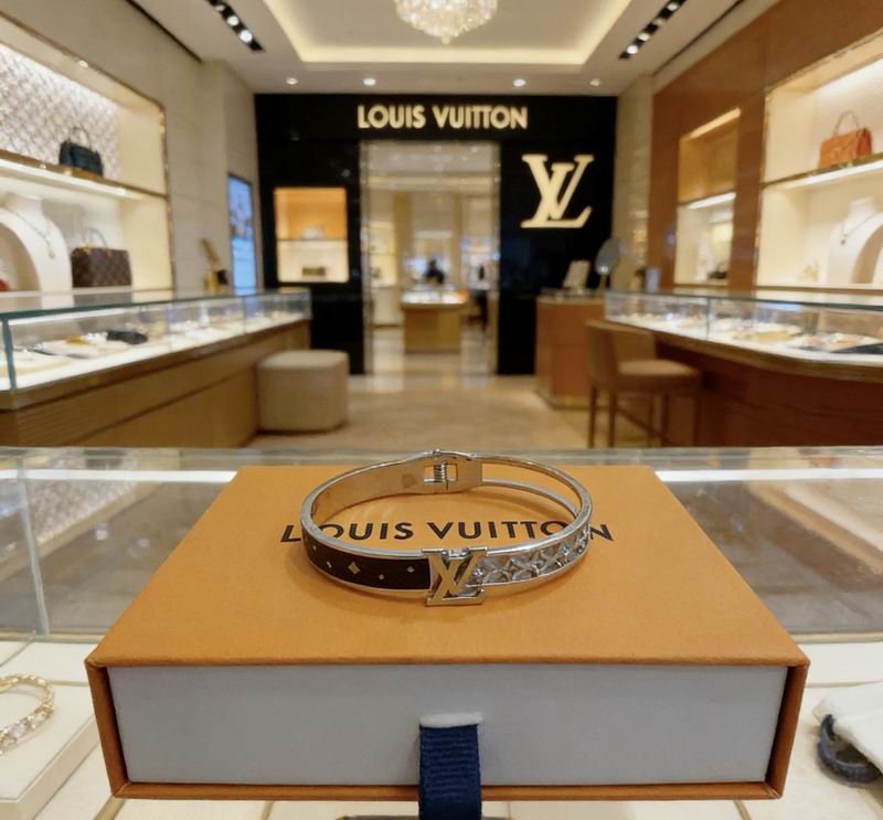 LV Bracelet 03yxs178 (2)