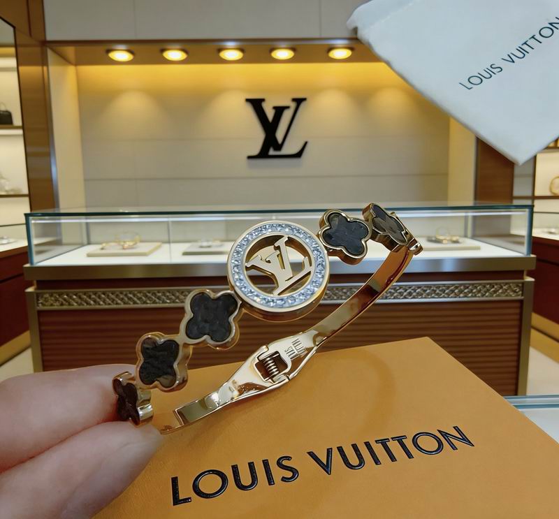 LV Bracelet 03yxs179 (2)