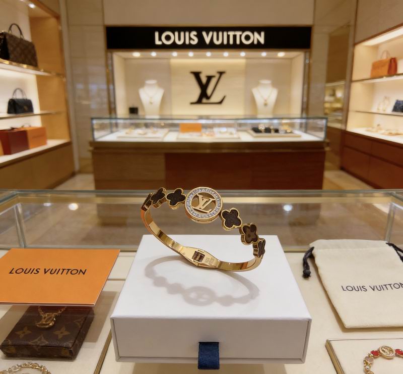 LV Bracelet 03yxs179 (5)