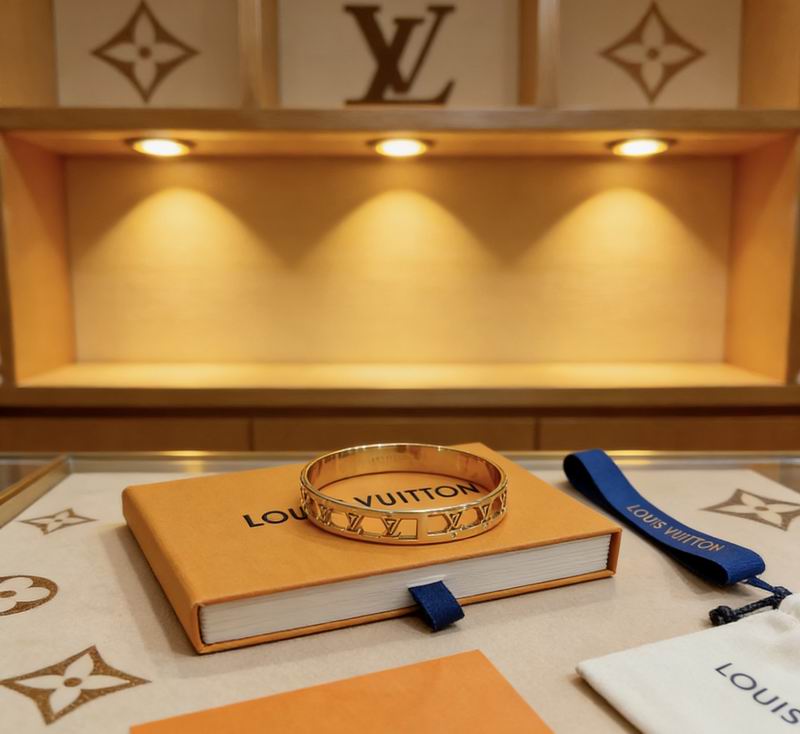 LV Bracelet 03yxs180 (2)