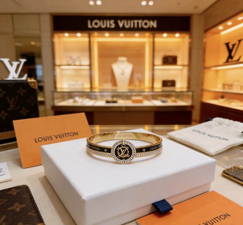 LV Bracelet 03yxs184 (4)