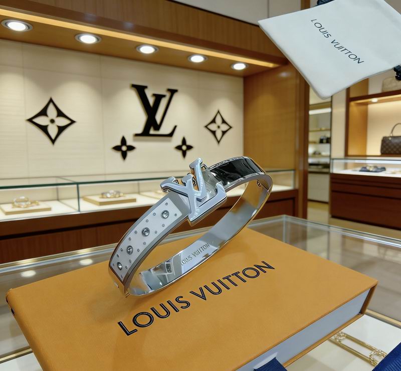 LV Bracelet 03yxs185 (2)