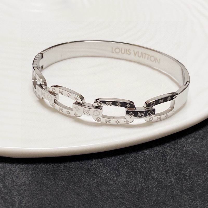 LV Bracelet 03yxs188 (4)