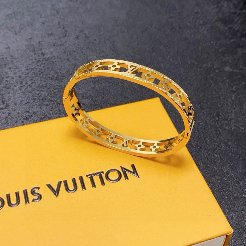 LV Bracelet 03yxs189 (3)
