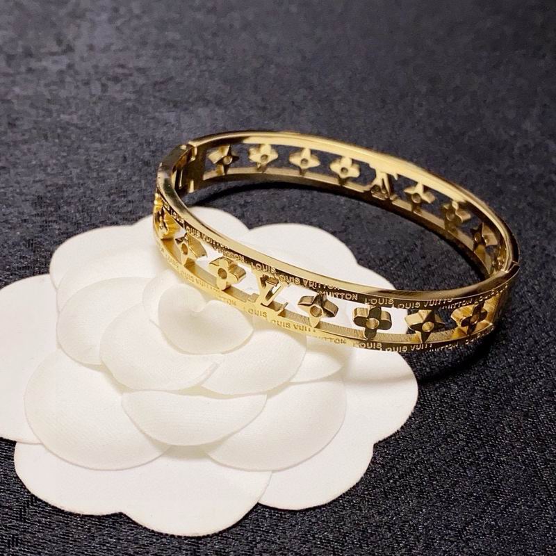 LV Bracelet 03yxs189 (4)