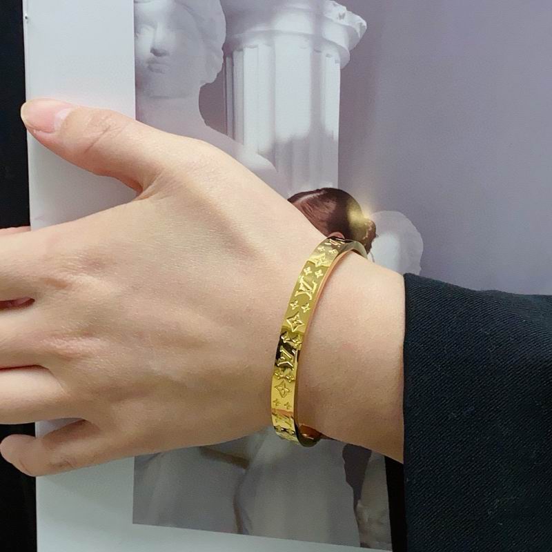LV Bracelet 03yxs190 (2)