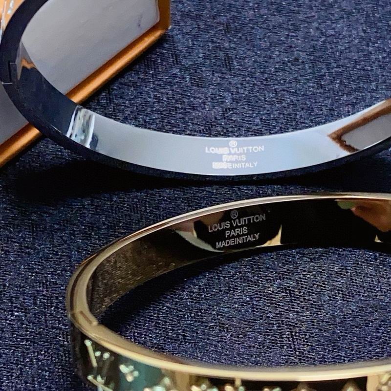 LV Bracelet 03yxs190 (5)