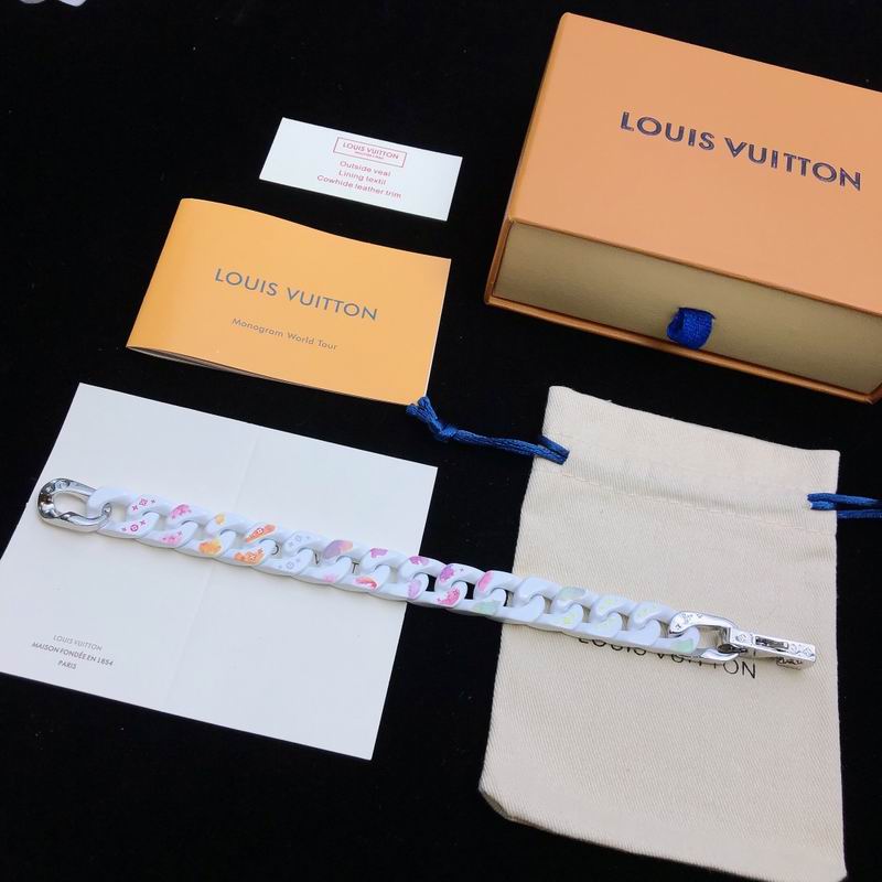 LV Bracelet 03yxs191 (5)