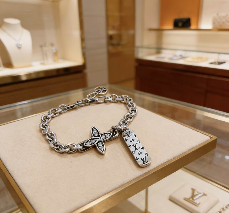 LV Bracelet 03yxs194 (5)