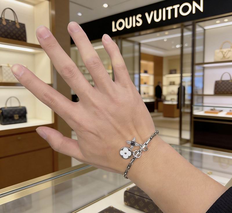 LV Bracelet 03yxs195 (4)