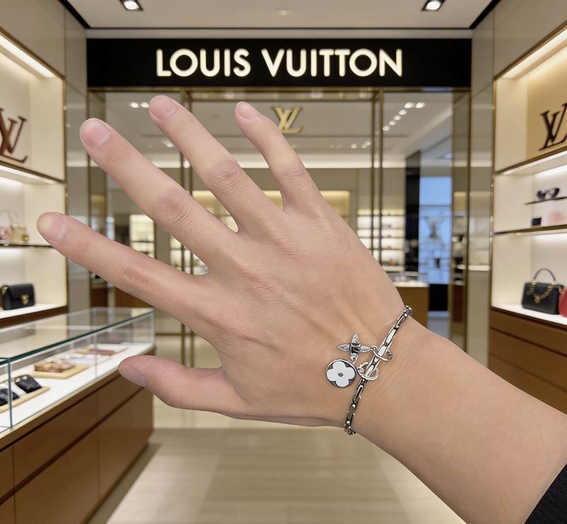 LV Bracelet 03yxs195 (7)