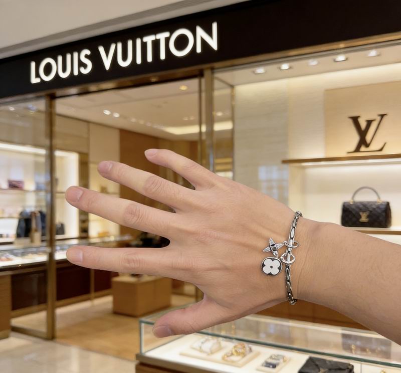 LV Bracelet 03yxs195 (9)