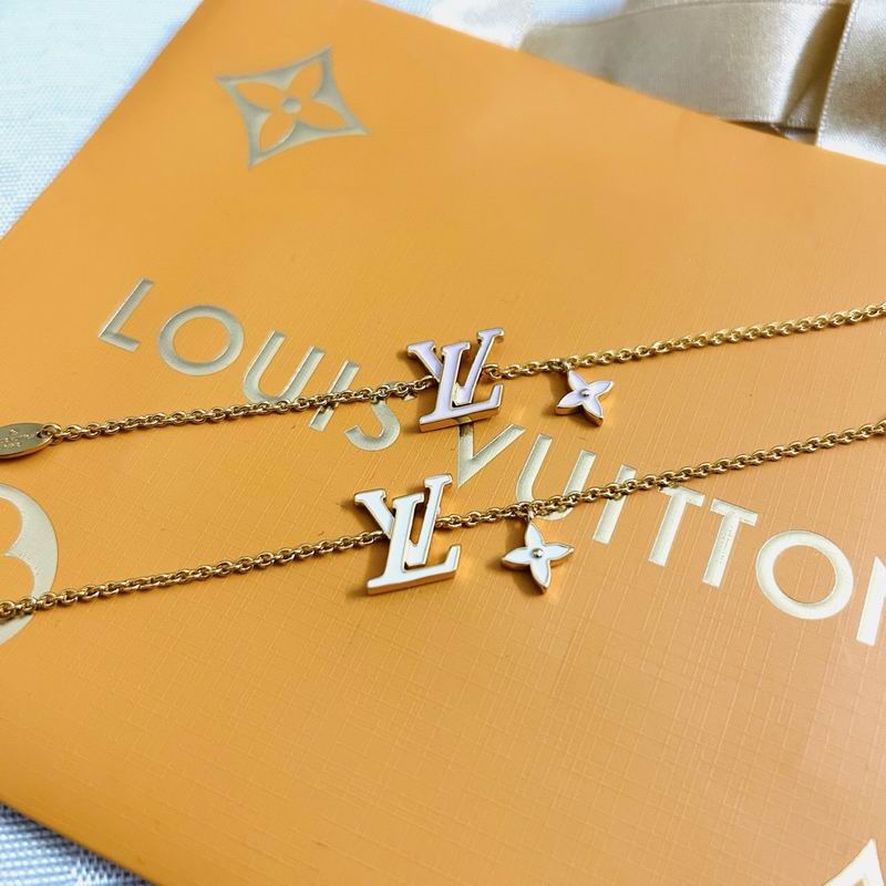LV Bracelet 03yxs197 (1)