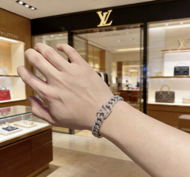 LV Bracelet 03yxs198 (8)