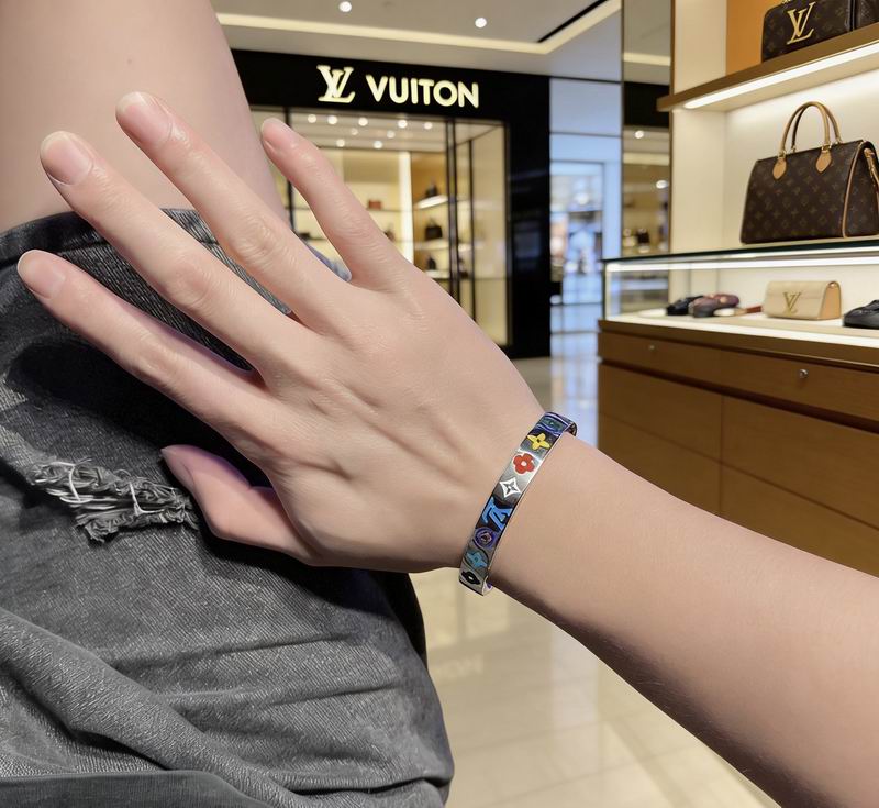 LV Bracelet 03yxs199 (5)