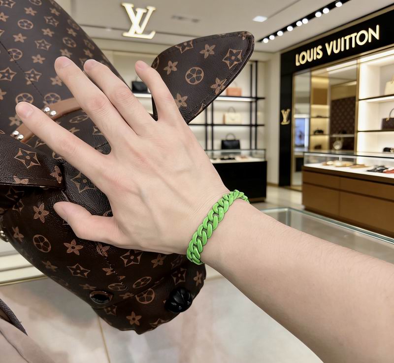 LV Bracelet 03yxs200 (6)
