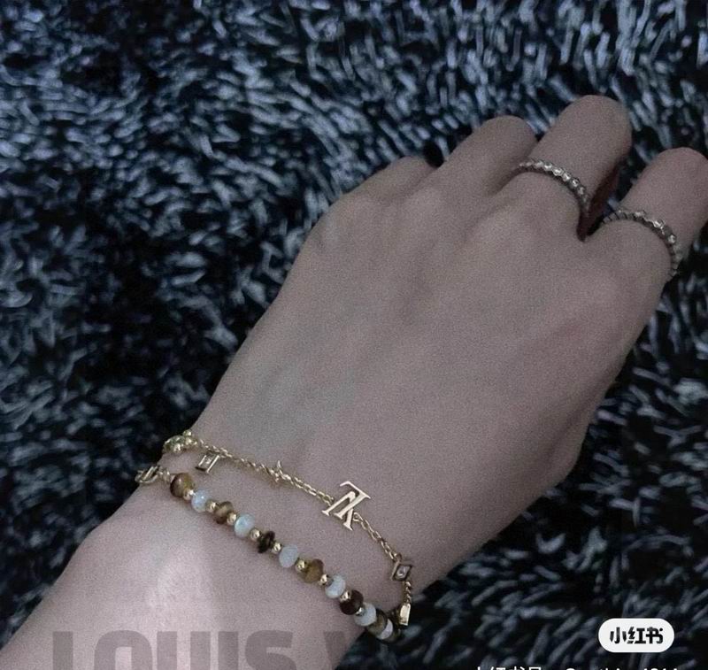 LV Bracelet 03yxs201 (5)