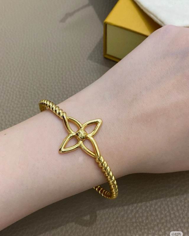 LV Bracelet 03yxs206 (4)