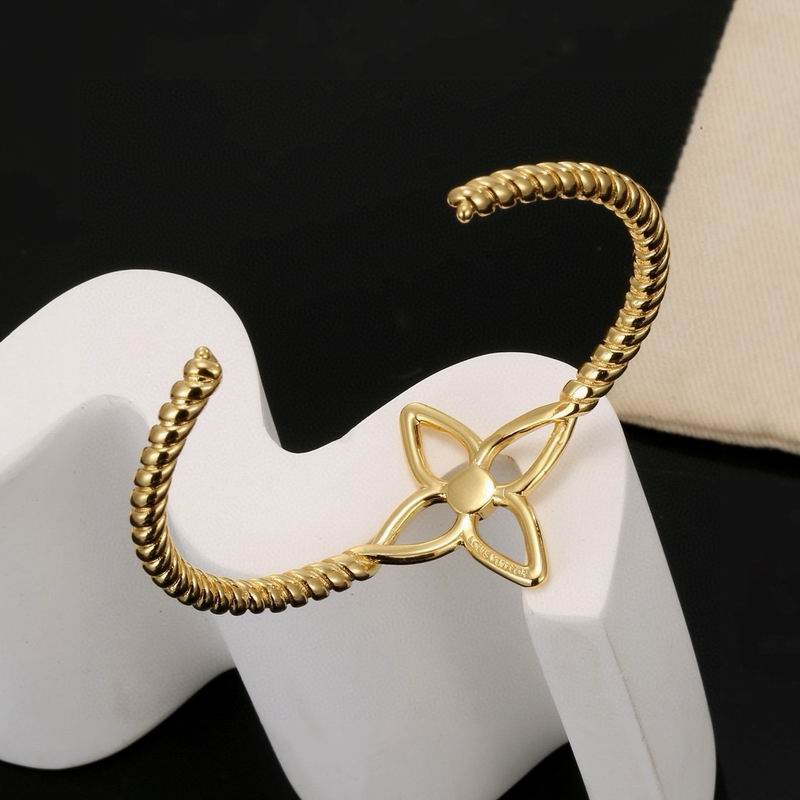 LV Bracelet 03yxs206 (5)
