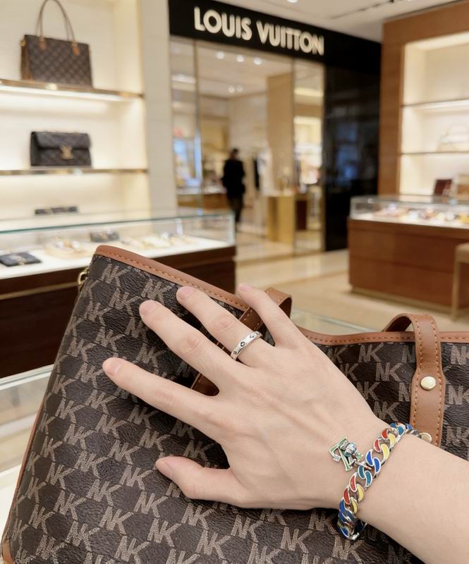 LV Bracelet 03yxs212 (8)