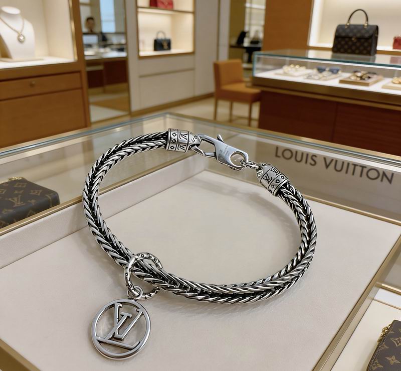 LV Bracelet 03yxs213 (1)