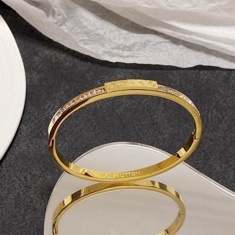 LV Bracelet 03yxs214 (5)