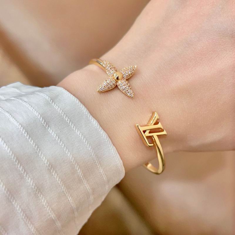 LV Bracelet 03yxs219 (1)