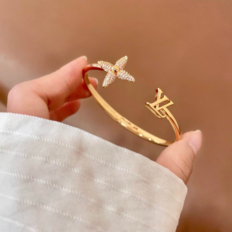 LV Bracelet 03yxs219 (4)
