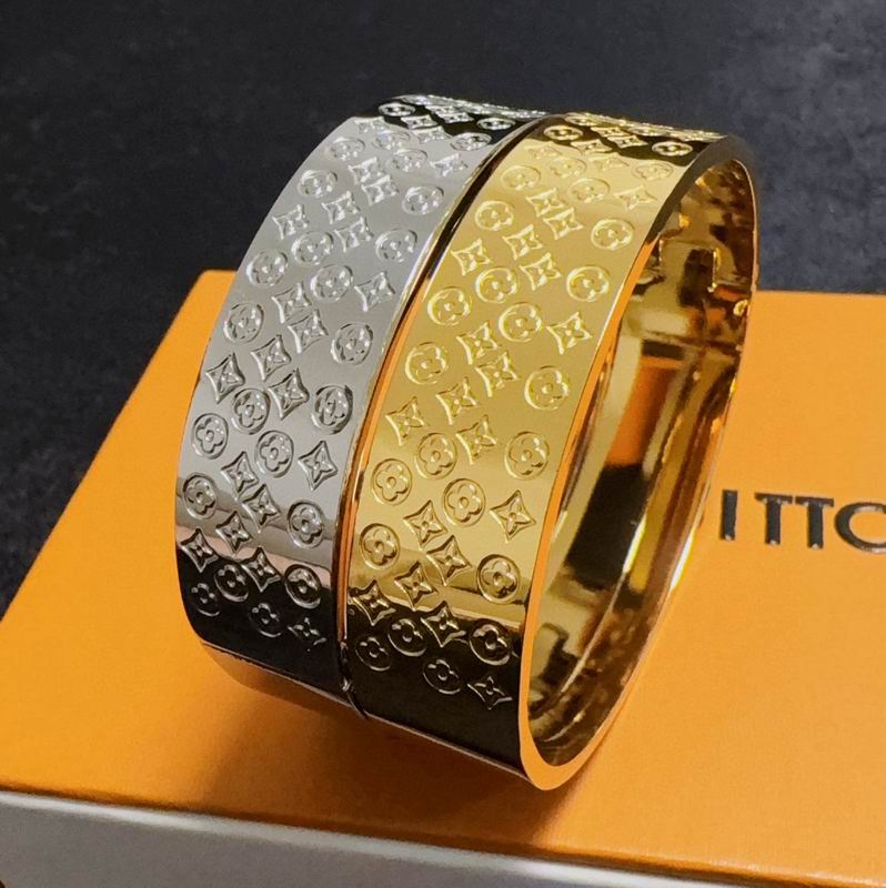 LV Bracelet 03yxs220 (5)