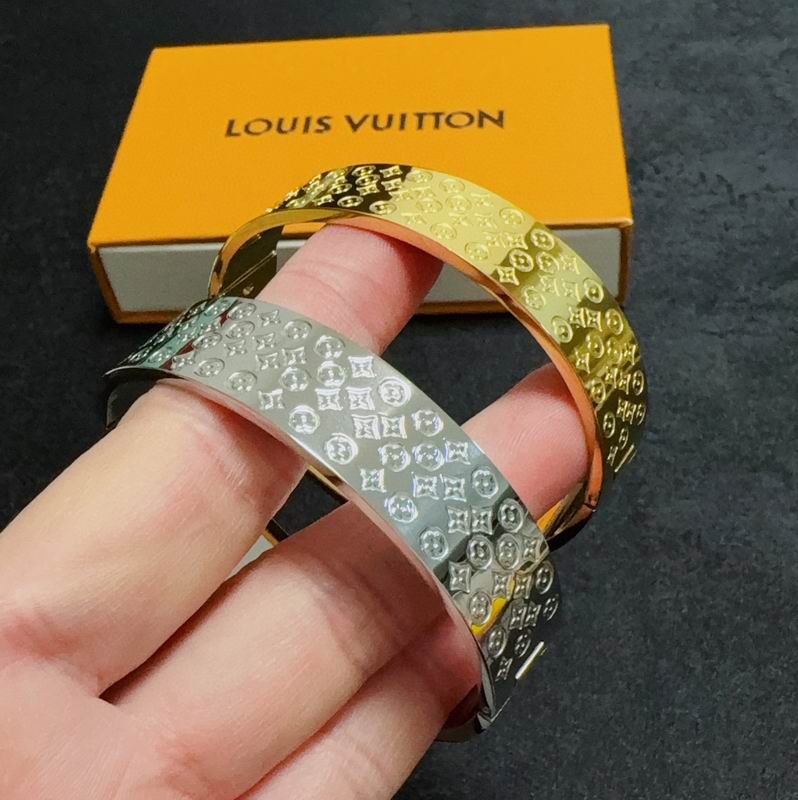 LV Bracelet 03yxs220 (8)