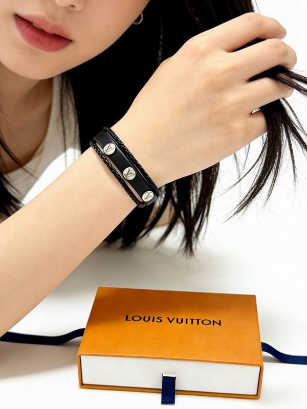 LV Bracelet 03yxs224 (4)