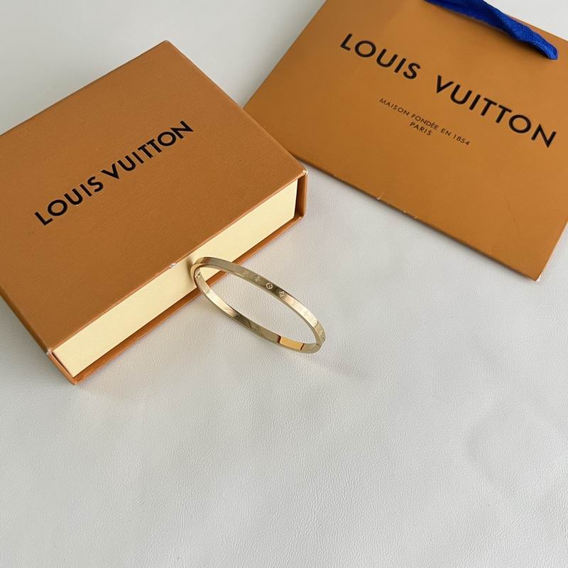 LV Bracelet 03yxs227 (1)