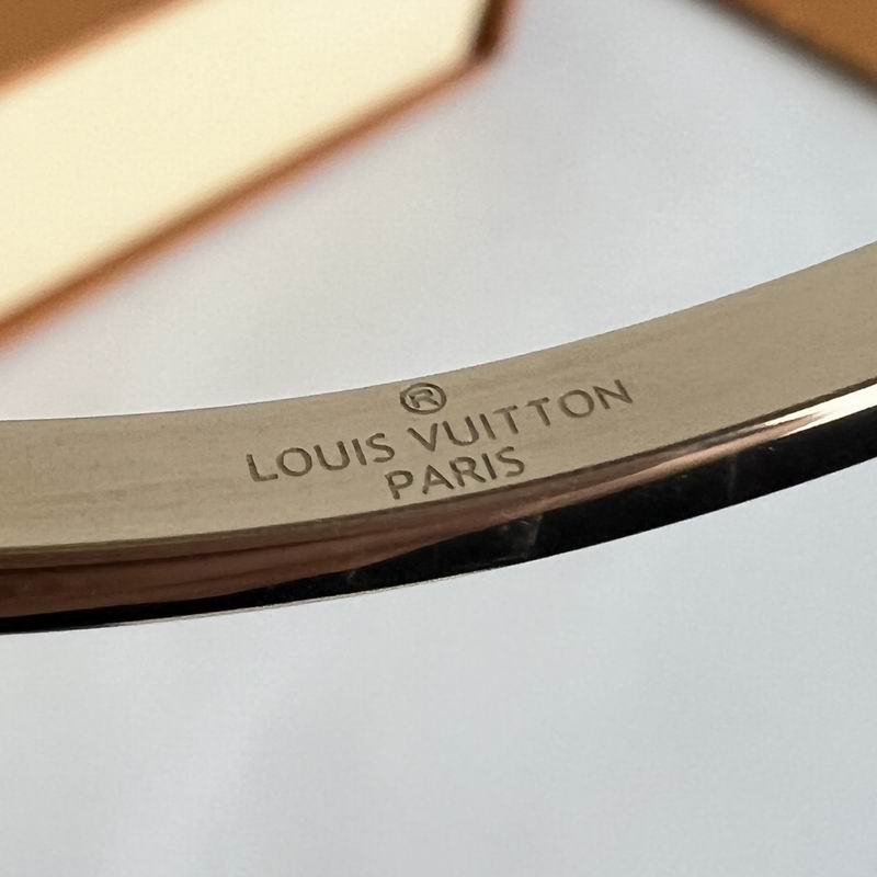 LV Bracelet 03yxs227 (5)