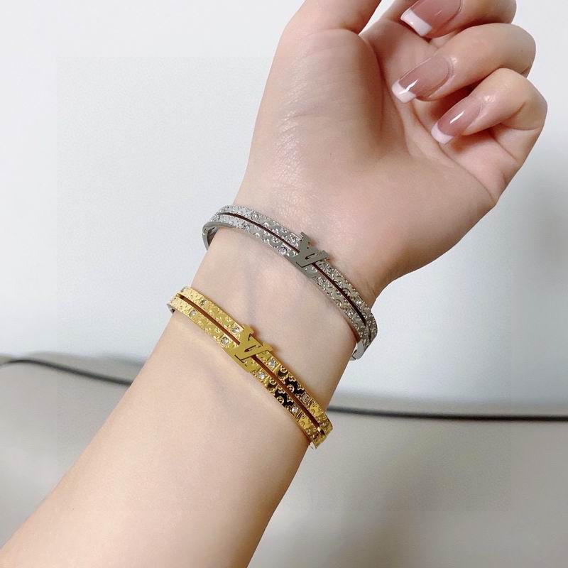 LV Bracelet 03yxs230 (2)