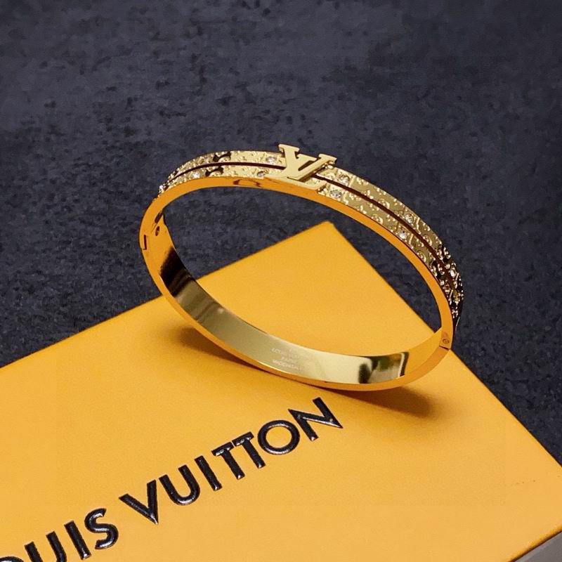 LV Bracelet 03yxs230 (5)
