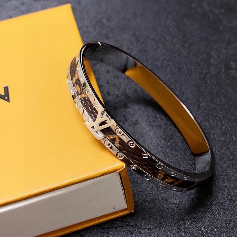 LV Bracelet 03yxs232 (2)