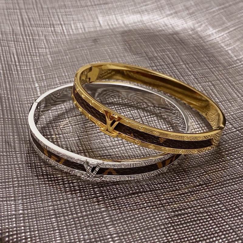 LV Bracelet 03yxs232 (5)