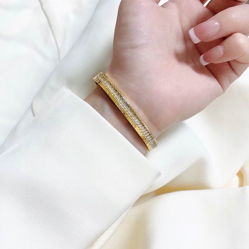 LV Bracelet 03yxs233 (3)