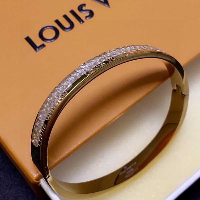 LV Bracelet 03yxs233 (8)