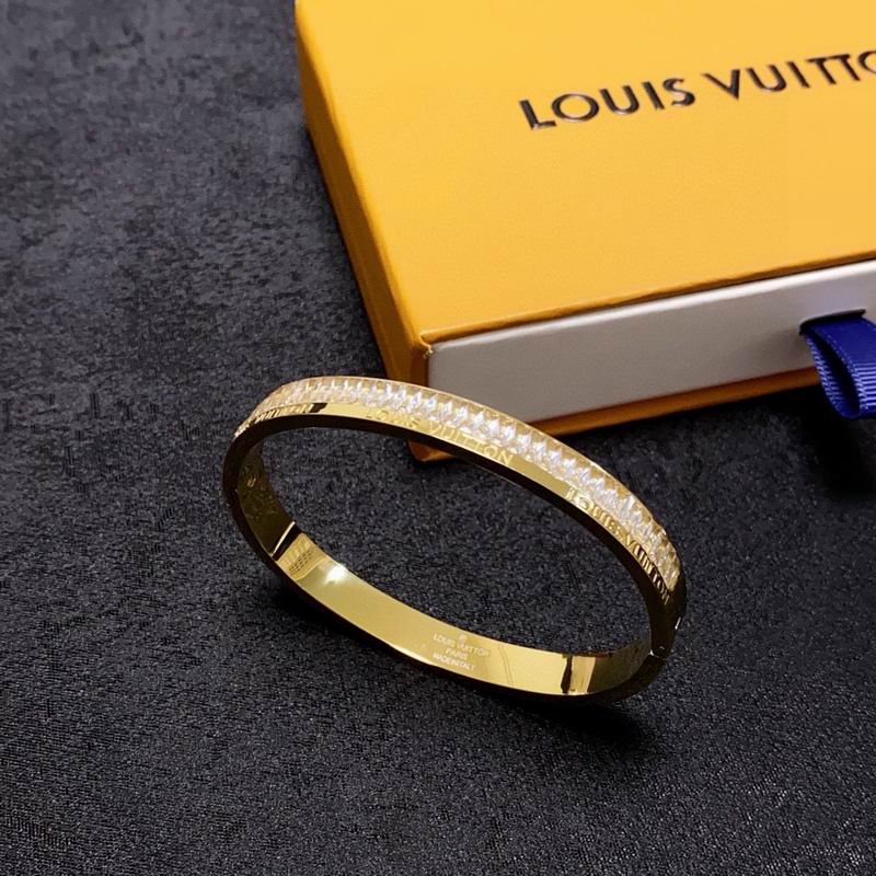 LV Bracelet 03yxs233 (9)