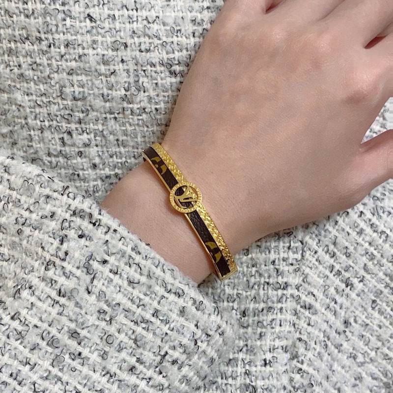 LV Bracelet 03yxs234 (2)