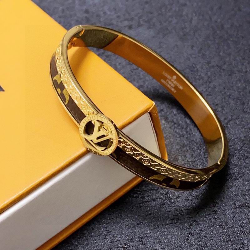 LV Bracelet 03yxs234 (6)