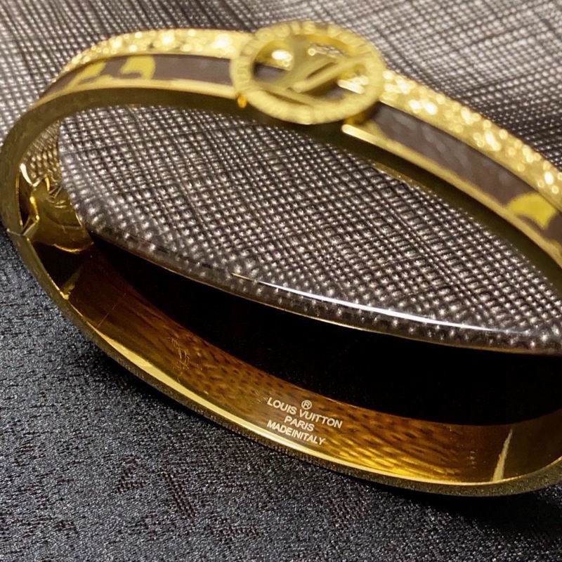 LV Bracelet 03yxs234 (7)