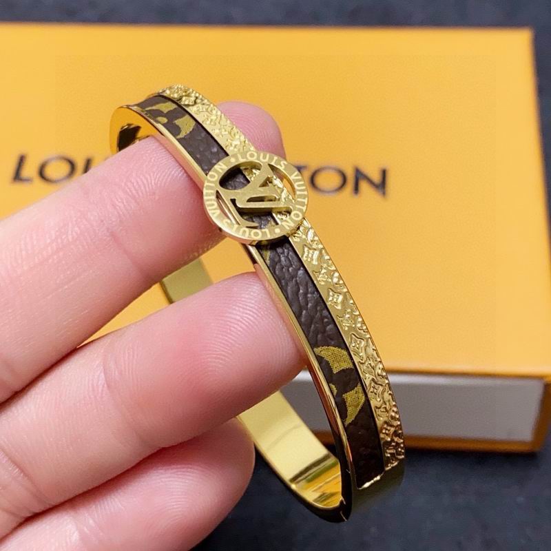 LV Bracelet 03yxs234 (9)