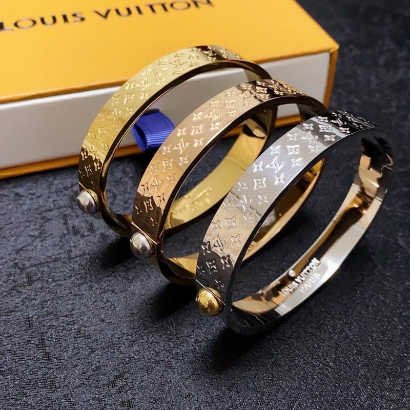 LV Bracelet 03yxs236 (1)