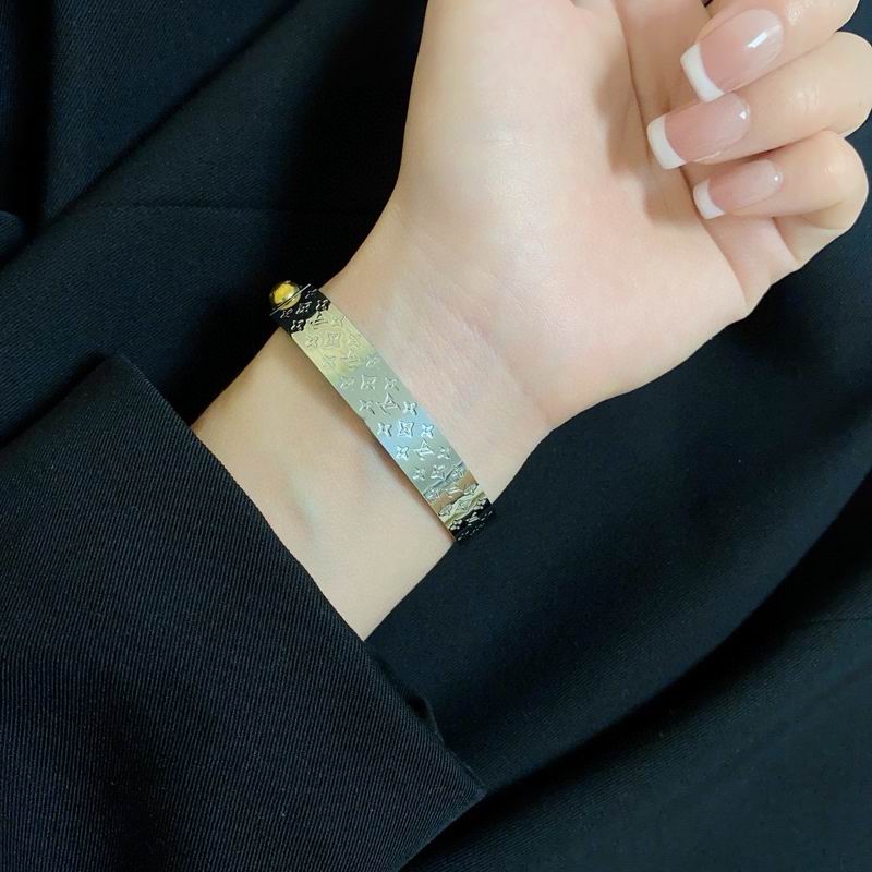 LV Bracelet 03yxs236 (3)