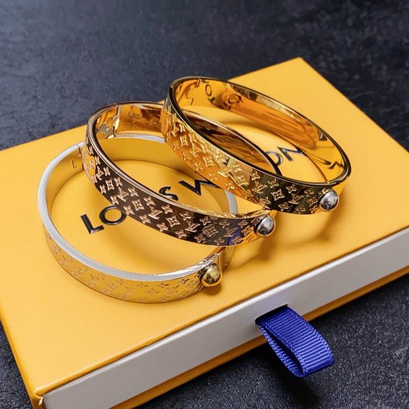 LV Bracelet 03yxs236 (4)