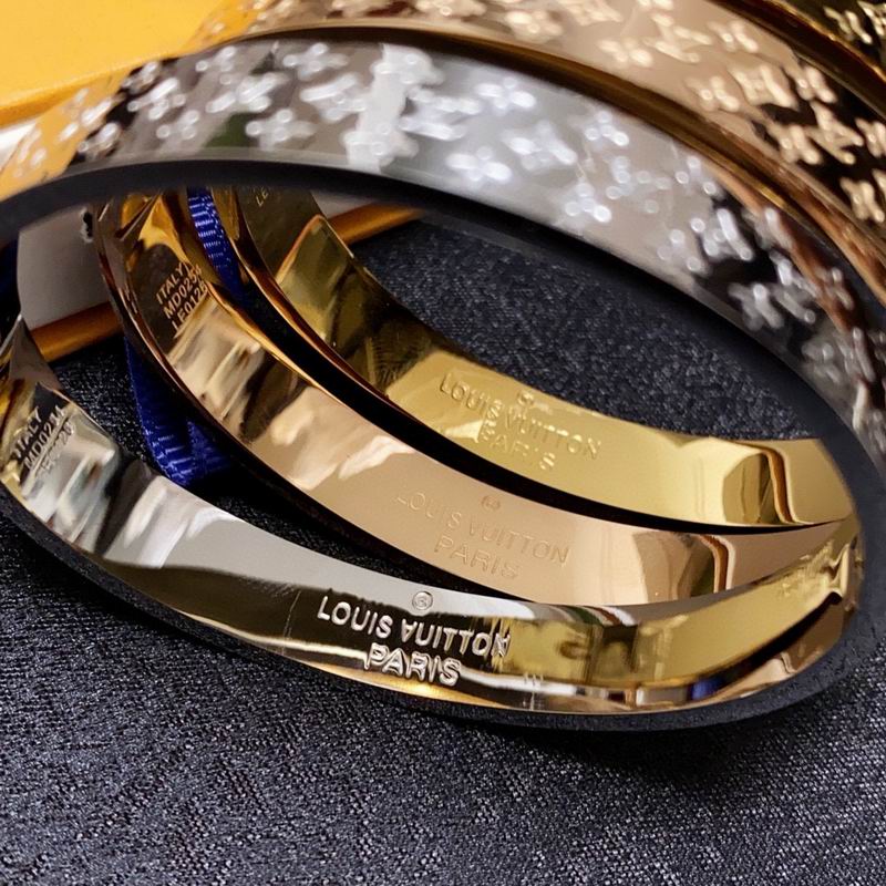 LV Bracelet 03yxs236 (5)