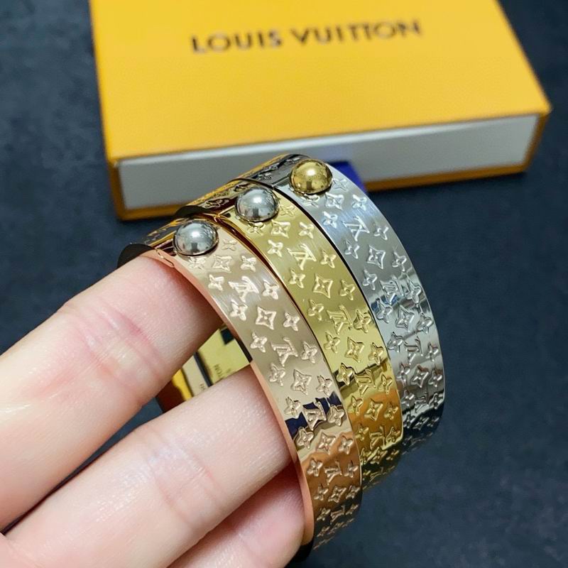 LV Bracelet 03yxs236 (8)