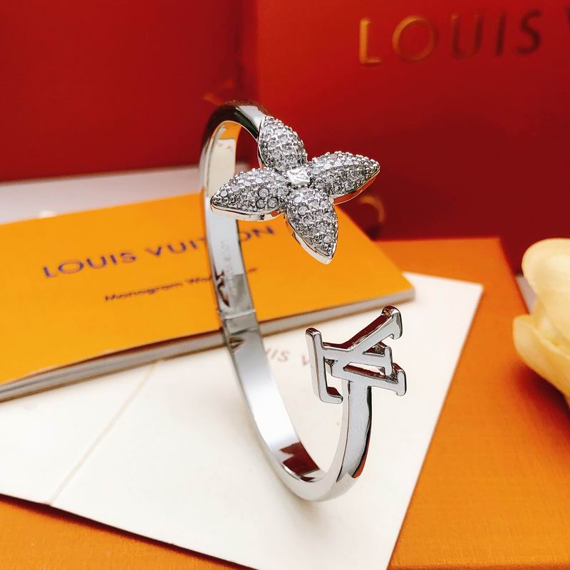 LV Bracelet 03yxs238 (1)